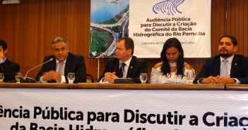 Foto-2-Governo-do-Maranhão-subscreve-a-proposta-de-criação-do-Comitê-de-Bacia-Hidrográfica-do-Rio-Parnaíba